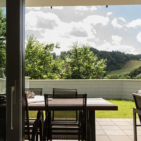 Luxusferienwohnung Moselruhe Mit Grosser Terrasse Und Schoenem Ausblick Апартаменты *
